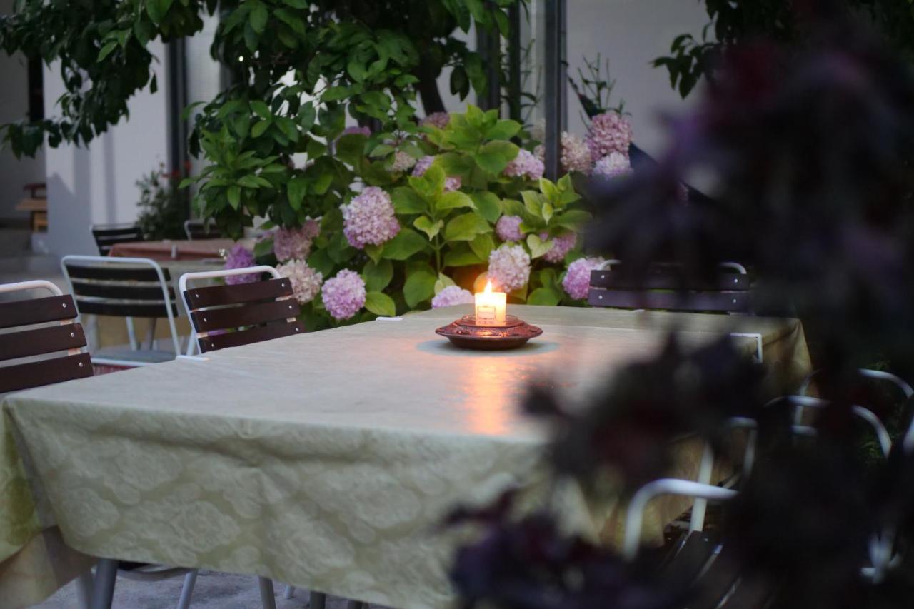 Hostel Center Ulcinj Eksteriør billede